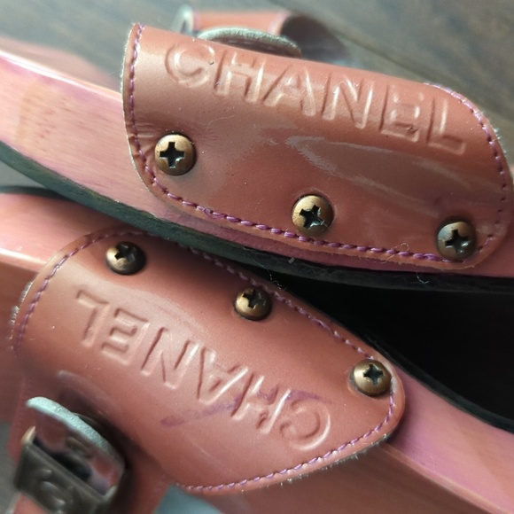 CHANEL Vintage Interlocking CC Logo Clogs - Picture 12 of 16